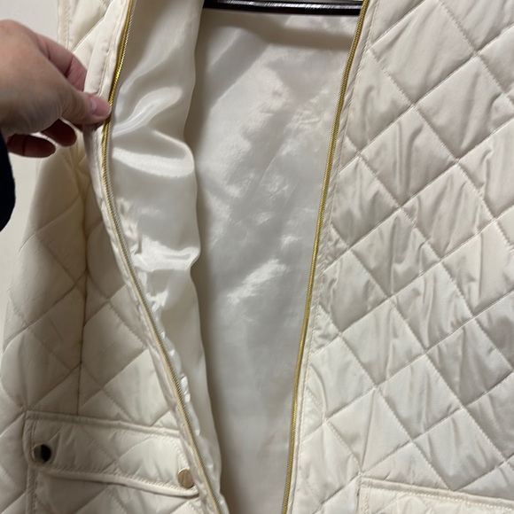Quilted Cream Vest - Picture 5 of 6